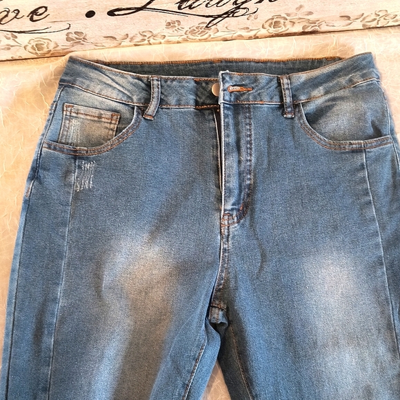 New in Package High rise, Stretchy, Fit and Flare Jeans - Picture 5 of 9